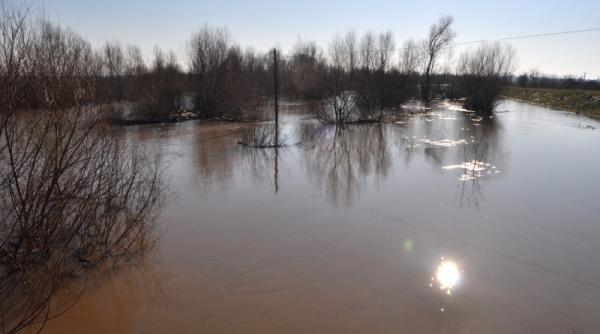 cod portocaliu de inundatii pe prut rauri din 12 judete sub cod galben