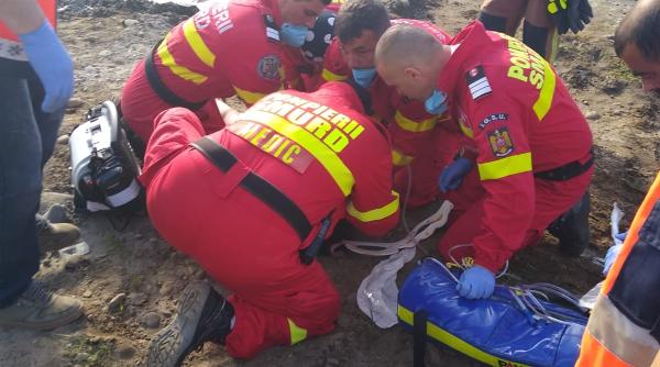 copil resuscitat dupa ce a cazut intr o groapa cu apa elicopterul smurd a intrvenit