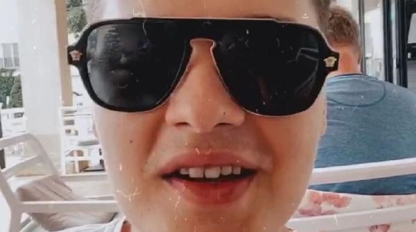 selly facut maimuta incaltata replica pentru funeriu prietene esti slab ei au condus acest sistem dezastruos e incredibil