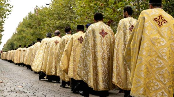 patriarhie un sfert dintre monahi nu au salariu sau pensie si sunt asigurati gratuit