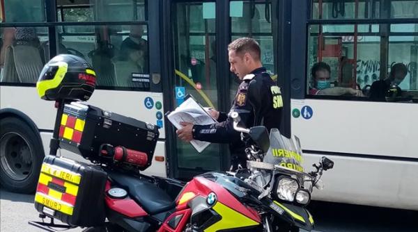 o femeie a lesinat intr un troleibuz din capitala un paramedic aplaudat ne a cucerit pe toti