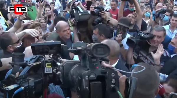 protest la fereastra presedintelui au fost luati la tinta dupa arestari video