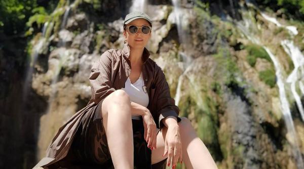 andreea marin  dezamagita de masurile din romania  fata de ce a vazut in vacanta  prc e2prc 80prc 9dne ramane sa ne trezimprc e2prc 80prc 9d