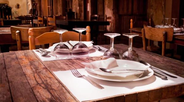 o noua relaxare ce se intampla cu restaurantele teatrele cinematografele ce a dat orban de inteles