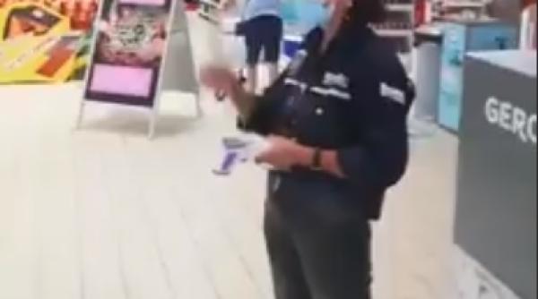 masca esarfa scandal la supermarket video