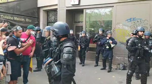 proteste de amploare in paris de ziua frantei zeci de mii de oameni in strada chirieac un butoi cu pulbere live
