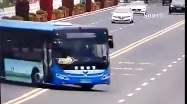 soferul unui autobuz a intrat intentionat intr un canal  21 de morti  motiv halucinant pentru gestul facut