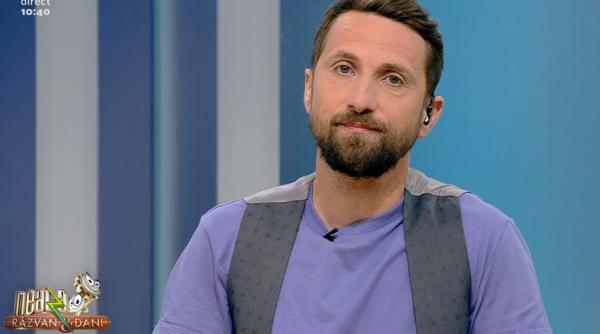 protest atipic dani otil da de pamant cu hainele