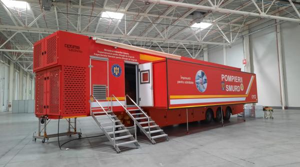un alt camion de terapie intensiva este trimis in curtea unui spital din tara