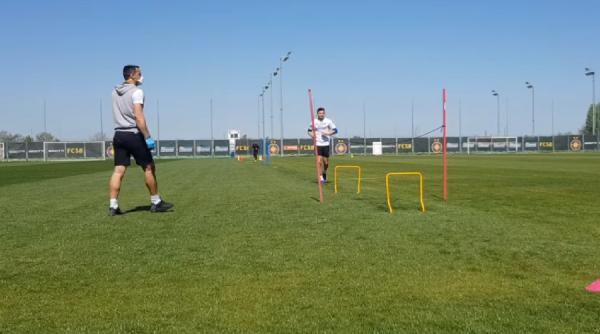 noul antrenor al fcsb atac direct la jucatori unii nu trag la aceeasi caruta