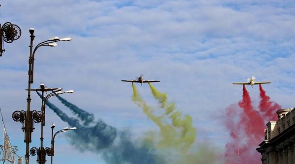 cerul romaniei survolat de aeronave si elicoptere militare