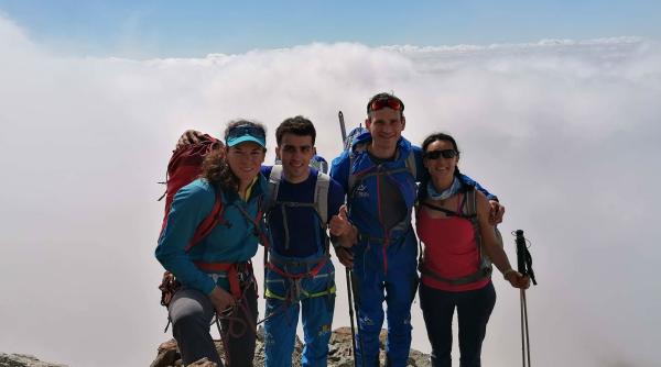 doi sportivi care vad impreuna 1prc  au cucerit varful mont blanc  4810 metri  premiera pentru romania