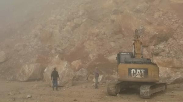 accident la o cariera de piata doua persoane prinse sub daramaturi