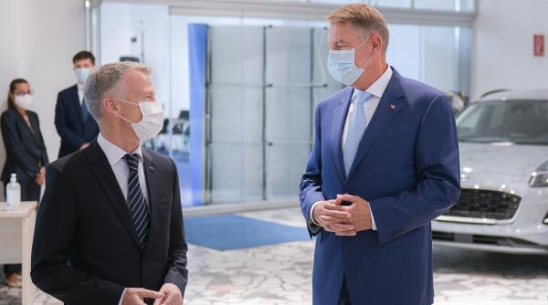 panica pentru iohannis  covid 19 la uzina pe care a vizitat o