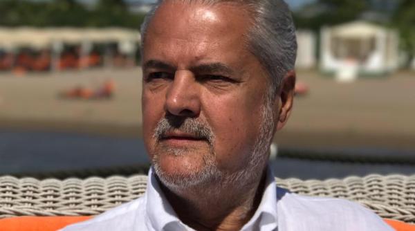 adrian nastase nu sunt convins ca eliminarea stagiului militar obligatoriu a fost o decizie inteleapta