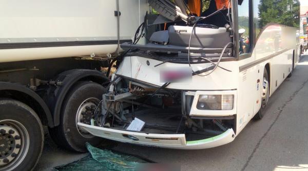 autobuz implicat intr un accident grav in judetul cluj ambulantele au intervenit de urgenta