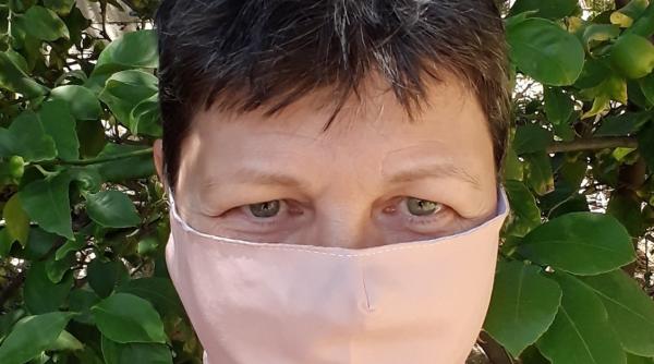 s au inchis saloanele de frumusete te poti coafa pe trotuar