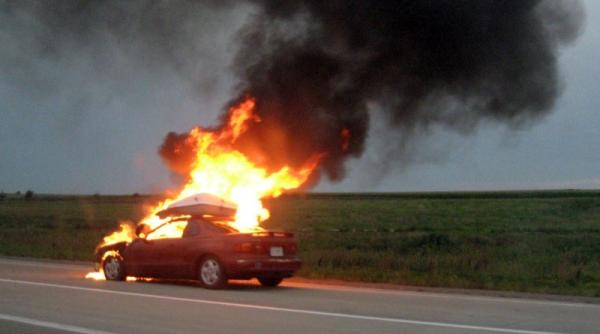 incendiu pe a2 spre mare o masina a luat foc