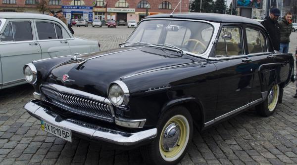 masina unui fost ofiter kgb la vanzare costa cat un passat nou