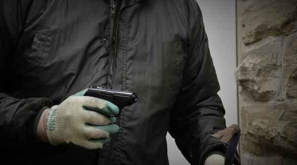 barbat inarmat impuscat mortal dupa ce a luat ostatic un politist in ucraina