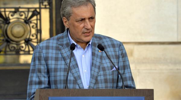 marcel vela poza cu piticut prietenul meu de acum zece ani