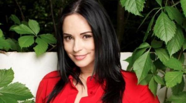 andreea marin le da clasa tinerelor momentul adevarului are sau nu operatii estetice secretul nestiut al zanei surprizelor