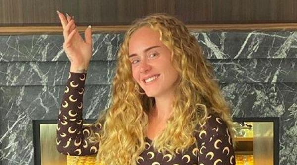 cantareata adele de nerecunoscut par cret si silueta de invidiat