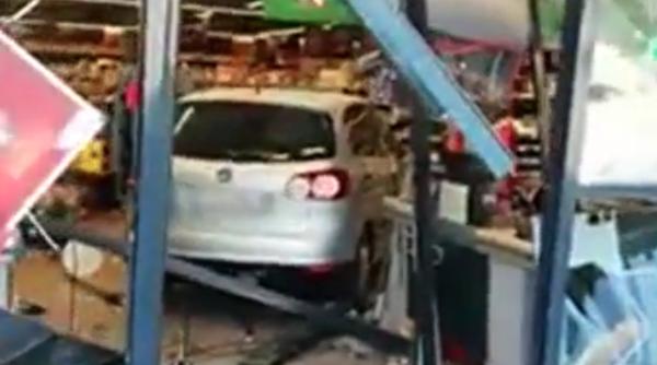 o femeie a intrat cu masina in supermarket la snagov a apasat acceleratia in loc de frana