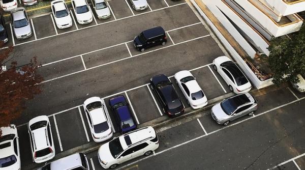 prima parcare exclusiv pentru femei amenda pentru barbatii care parcheaza acolo