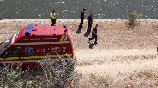 doua persoane  au plonjat cu masina in canalul dunare   marea neagra