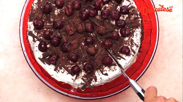 tort maria cu visine reteta racoroasa de weekend