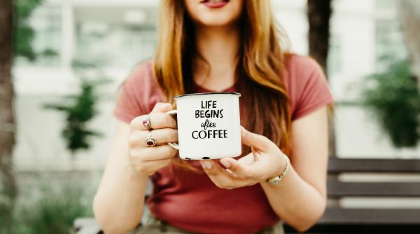 pune aceste ingrediente in cafea bea o si vei avea o silueta de invidiat