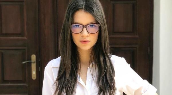 cleopatra stratan poze incendiare in costum de baie cum arata la 17 ani esti superba