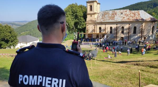 live  sute de credinciosi la hramul manastirii nicula  masuri speciale  luate de autoritati