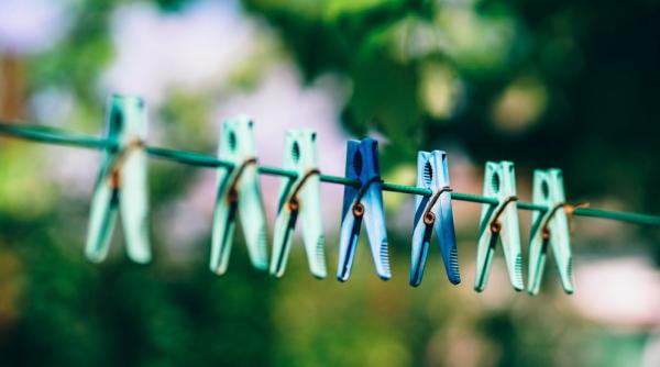 isterie pe internet pe tema spalarii hainelor tu de cate ori porti un tricou