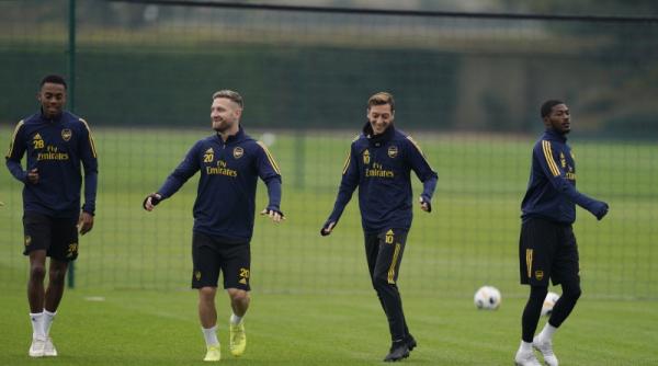 replici dure la arsenal eu decid cand plec