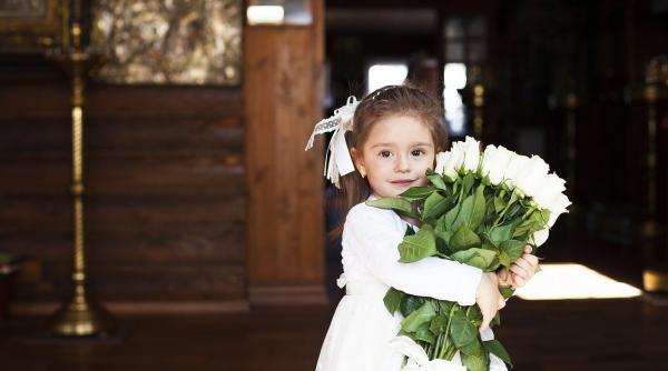 scena care iti da fiori ce a facut o fetita in pandemie la teatrul ion creanga actrita andra mirescu a fost trist video