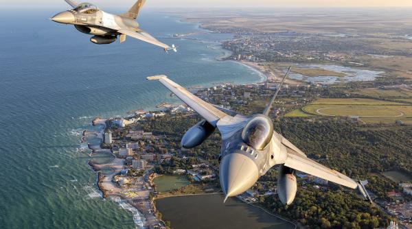 doua aeronave de lupta multirol f 16 la fortele aeriene romane