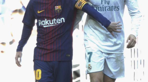 transferul care arunca fotbalul in aer cristiano ronaldo si messi coechipieri