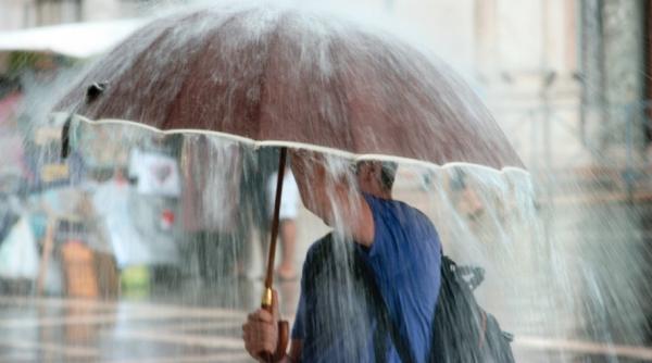 cod portocaliu de ploi si vijelii in 12 judete