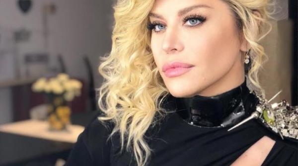 loredana groza cu sanii la vedere controversa momentului exagerezi a doua cadere a constantinopolului