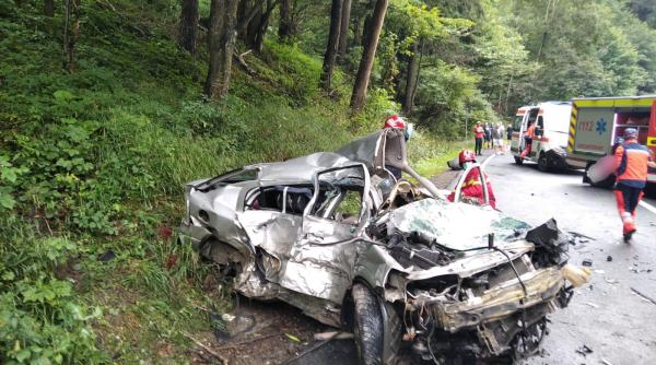 doi morti si patru raniti intr un accident grav pe dn11 elicopterul smurd a intervenit