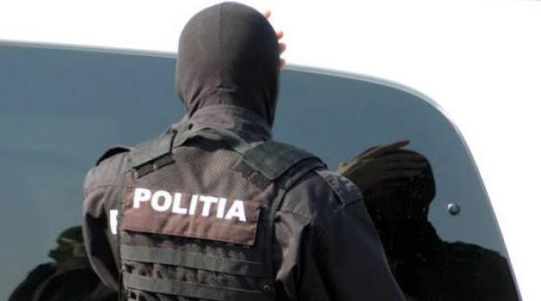 salaj politisti atacati cu bate si pietre