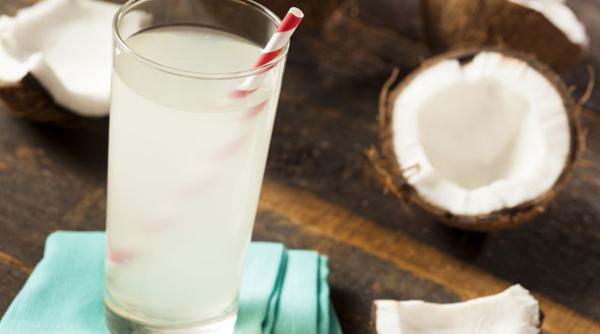 apa de cocos beneficii nebanuite cand ar trebui bauta