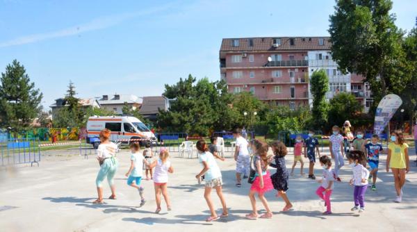 distractie in parc pe vremea pandemiei