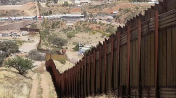 cine plateste celebrul zid de la granita cu mexicul trump face presiuni