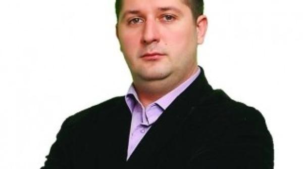 dan bucura  atac dur la usr  chiar nu va e rusine  mai ticalosilor