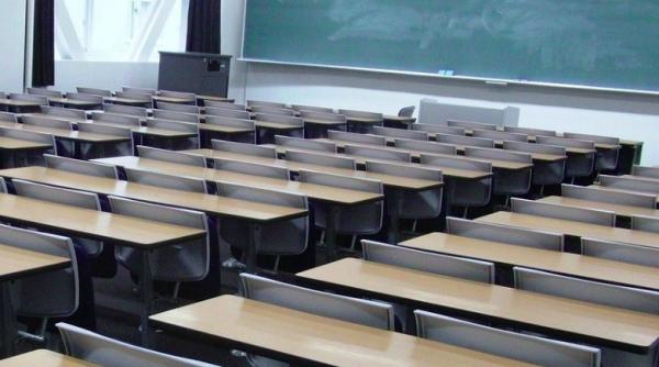 declaratie pe propria raspundere a parintilor la deschiderea scolilor fara ea elevii nu intra document