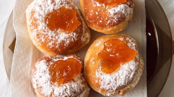 gogosi facute cu lingura cea mai simpla reteta iti vei aminti de copilarie