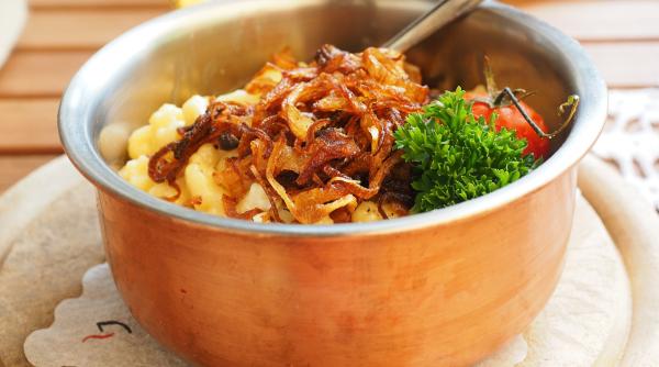 cartofi zdrobiti cu ceapa gust romanesc de neegalat